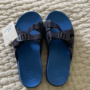 NWT Chaco Chillos Slides Size 4 kids boys blue navy new